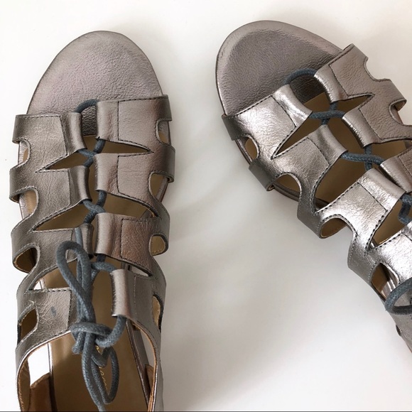 Colonial Madness Leather Cutout Sandal in Pewter. - Picture 5 of 8